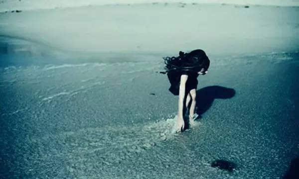 伤感扎心短句中年伤感语录 成年人伤感催泪的扎心语录