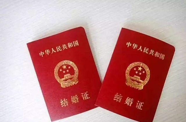 一句话朋友圈宣布领证 宣布两个人领证的句子