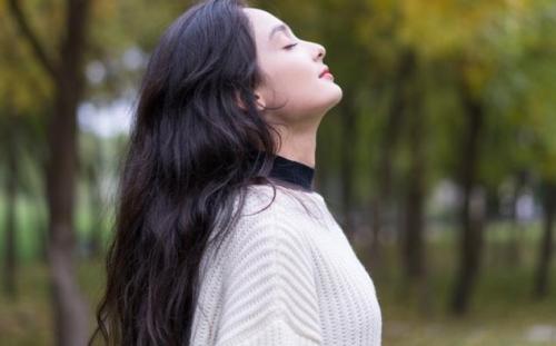 突然莫名的心酸说说短语 心酸伤感句子说说心情