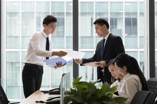 工作心情说说很现实的句子