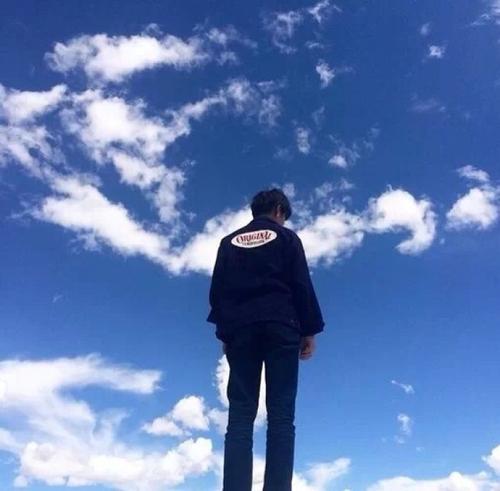 晒自己照片的说说幽默男生