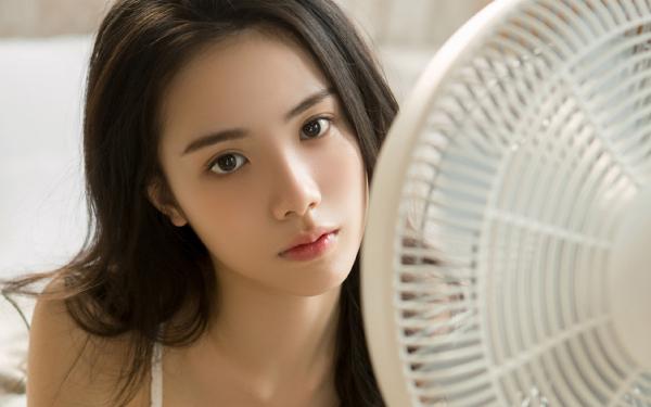 现实的搞笑说说一句话