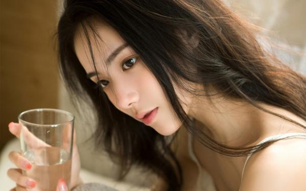 现实的搞笑说说一句话