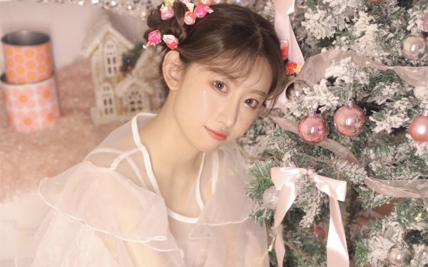 下雪啦发朋友圈的短句子 飞来的雪花然后悄悄融化于无形