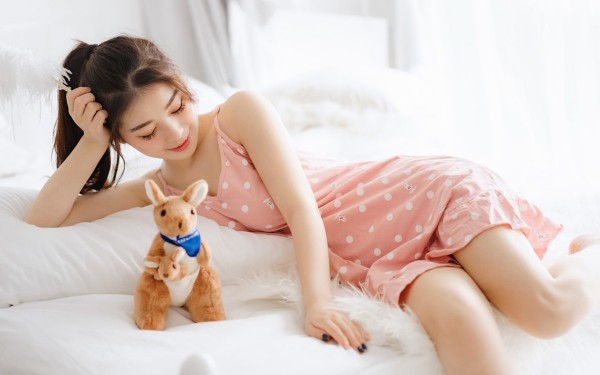关于心累的句子 幸福对我说，你还太小