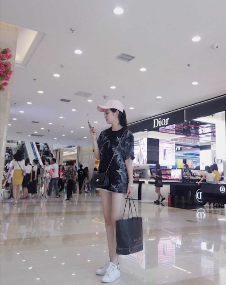 西北大学现代学院美女校花马雨欣