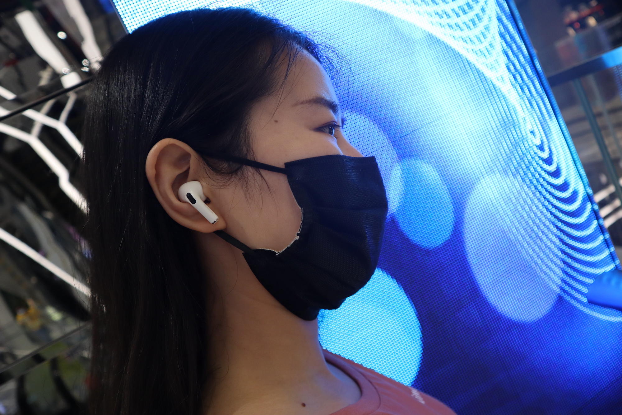 地表最强真无线耳机？苹果AirPods Pro轻体验：有的时候不服不行