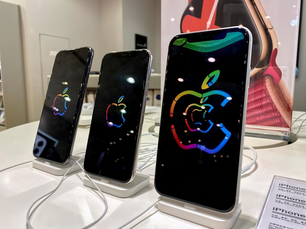 2021年了，iPhone XR、iPhone11、iPhone12哪款手机性价比更高？