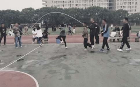 《操场上》教案（通用17篇）