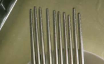 家长怎么教宝宝正确使用筷子进餐