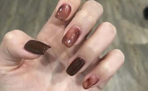 开美甲加盟店该如何装修才能吸引顾客
