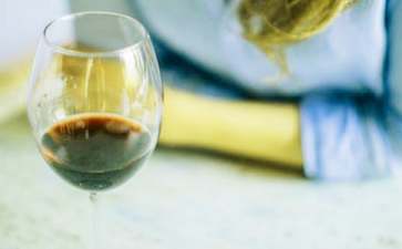 怎样挑选红酒杯容量