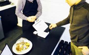 小班语言教案：学做小客人