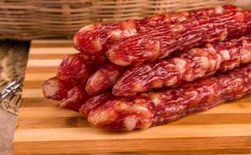腊肠小炒的做法