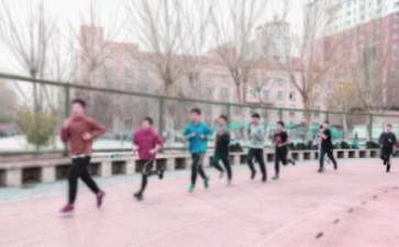 800米中长跑的技术动作及训练方法