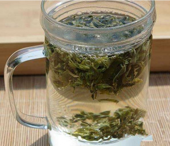 高血压喝杜仲茶的好处