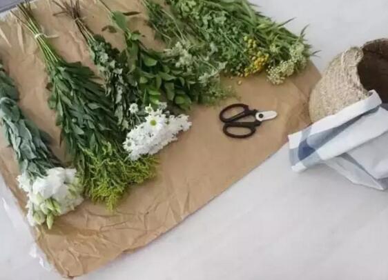 9朵花制作手捧花的步骤，5步教你制成美丽的新娘手捧花