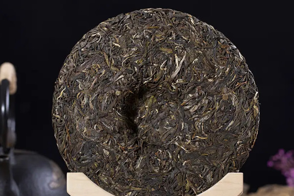 七子饼茶是普洱茶吗，七子饼茶是什么茶