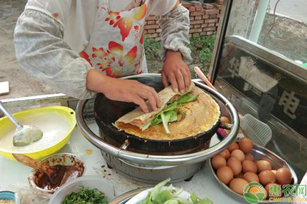 适合摆地摊的小吃有哪些？这8款美食投资小人气高！