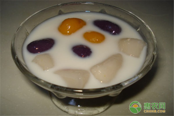 夏天摆地摊冷饮做什么好？这几种冷饮很火爆！