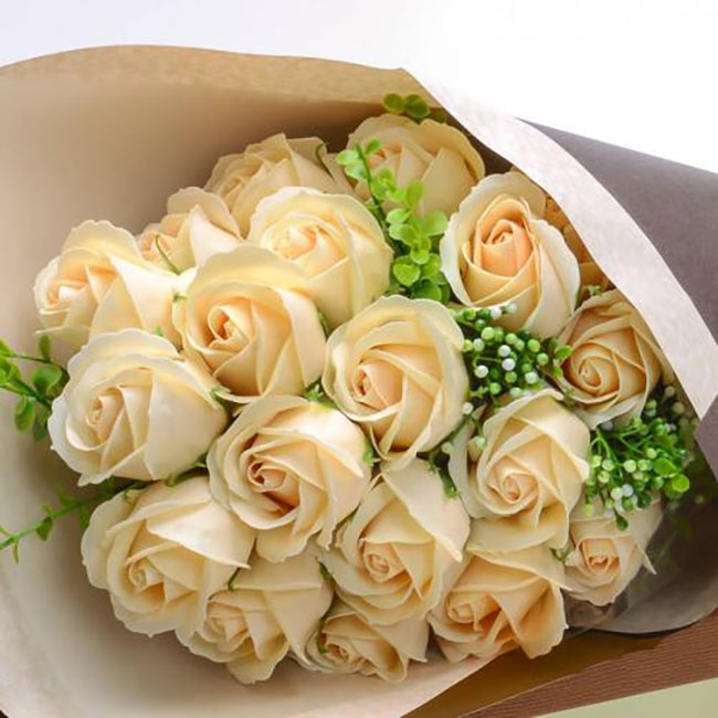 12朵玫瑰的花语是什么?12朵玫瑰的寓意和象征