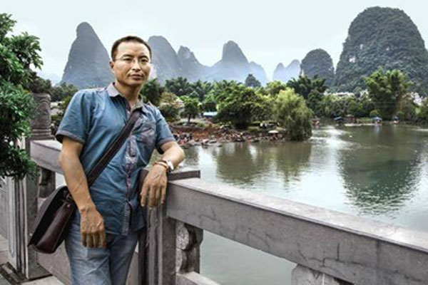 吴宏和他的“不凋谢”鲜花