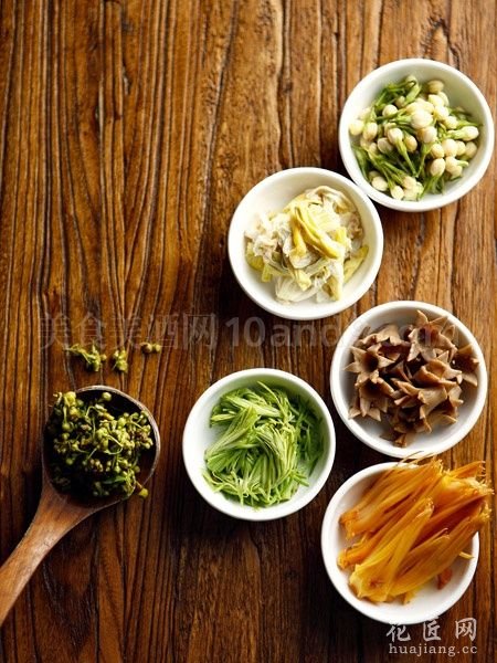 舌尖上绽放的鲜花美食 发布: 2013-06-06 | 编辑:护花使者 | 查看: 次 可是去到市场里逛上一圈，却发现昨