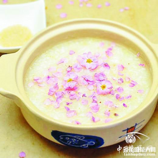 冬季美食———梅花粥 发布: 2013-11-15 | 编辑:护花使者 | 查看: 次 梅花，为蔷薇科落叶乔木梅的花蕾，
