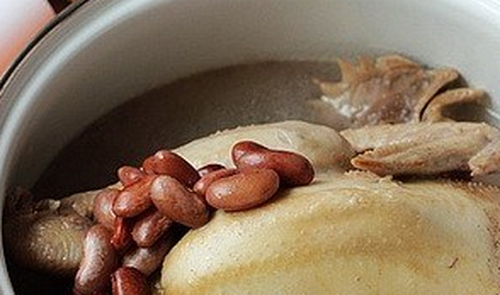 椰汁芸豆鸡汤原料和做法