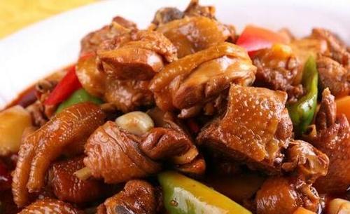 大盘鸡是哪个地方的菜 大盘鸡的家常做法教程