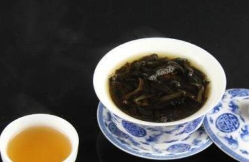 乌龙茶用什么茶具泡好 乌龙茶的简单冲泡方法