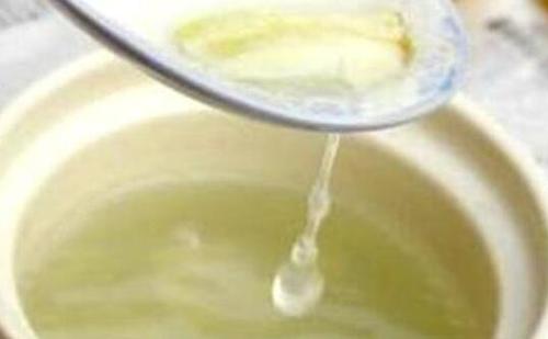 开水泡大蒜有什么功效 生大蒜泡开水喝的效果