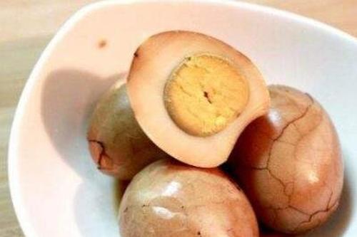 怎样腌制茶叶咸鸭蛋 茶叶咸鸭蛋的腌制方法教程
