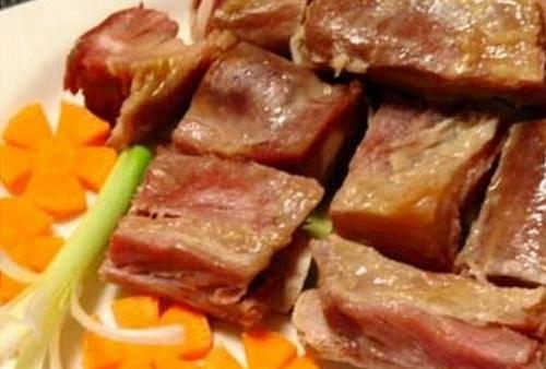 腊肉排骨怎么做好吃 腊肉排骨的材料和做法步骤