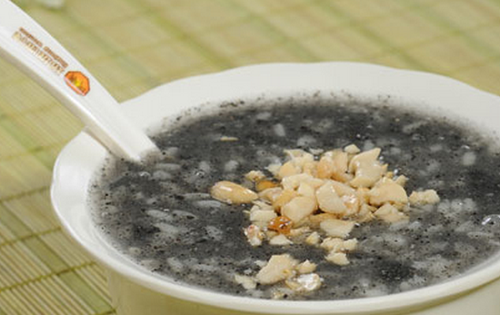 预防老花眼的常见食疗方法