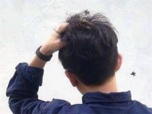 自免脑炎是?€么引起的