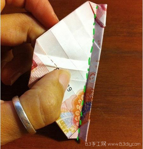 如何用钞票折花 一百元折玫瑰花教程