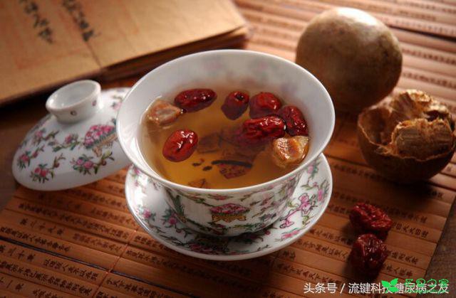 有一种水果它能当茶饮，还能煲汤，更能防治多种疾病 。。。