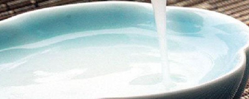 淘米水直接浇花了怎么补救(淘米水放几天浇花最好)