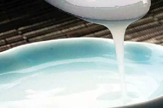 淘米水直接浇花了怎么补救(淘米水放几天浇花最好)