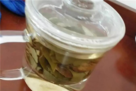 有条件就养盆荷花吧，能赏花，能吃果，能喝茶，全身是宝贝！