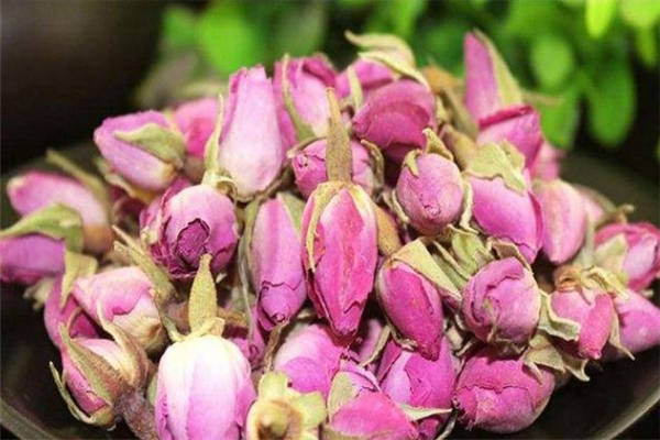 玫瑰花茶的功效与作用 需要注意什么