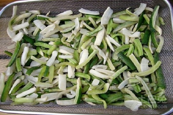 青萝卜的腌制方法  轻松做出美味