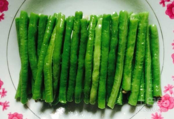 豇豆角图片  豇豆角营养价值以及食用方法简介