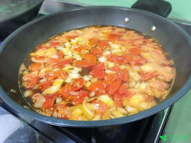 番茄波菜滑蛋汤，简朴家常菜新做法，味道不错哦