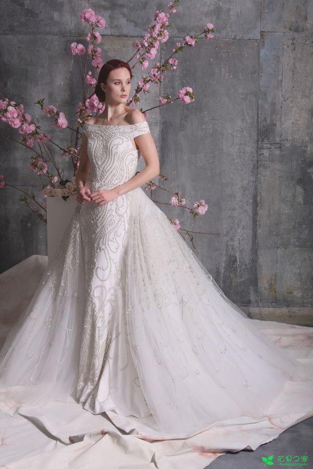 2018春夏“花为媒”婚纱系列
