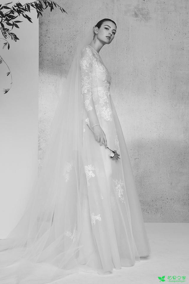 2018春夏“花为媒”婚纱系列