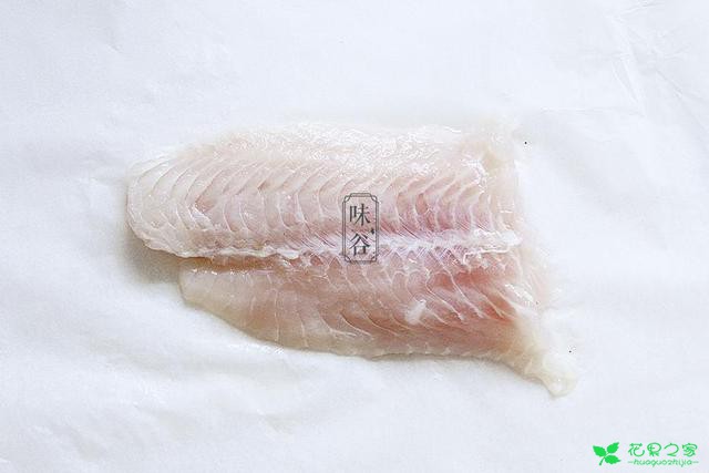 高营养低热量的减肥餐，柠檬香煎龙利鱼，减肥也可以吃得很鲜味 。。。