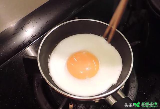 创意菜式，太阳蛋汉堡肉，肉多汁蛋鲜美！