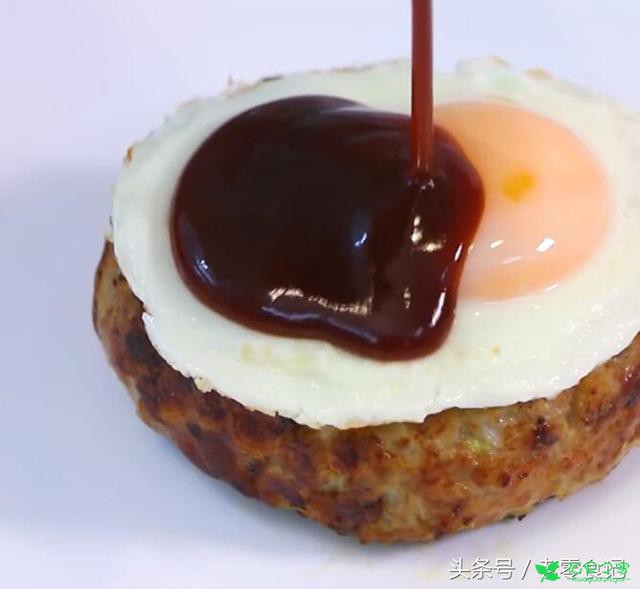 创意菜式，太阳蛋汉堡肉，肉多汁蛋鲜美！